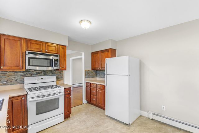 304 Pennington Court, Toms River, NJ 08753