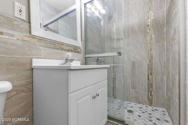 304 Pennington Court, Toms River, NJ 08753