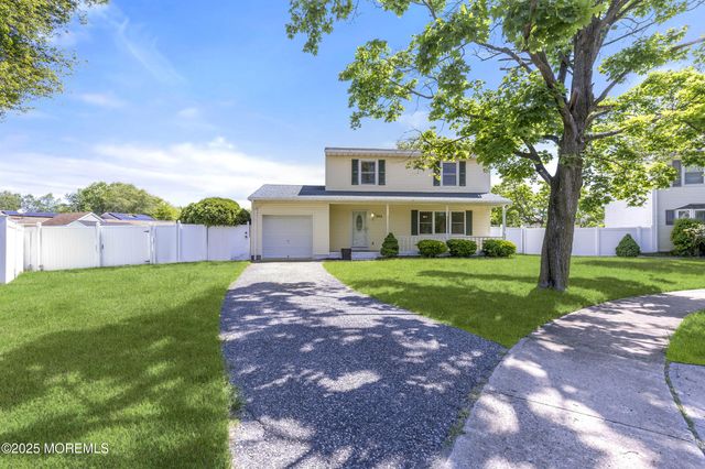 304 Pennington Court, Toms River, NJ 08753