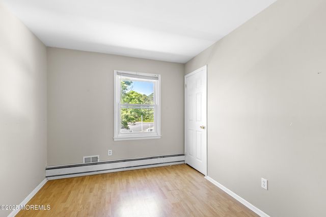 304 Pennington Court, Toms River, NJ 08753