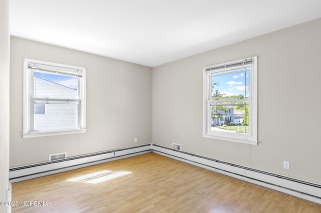 304 Pennington Court, Toms River, NJ 08753