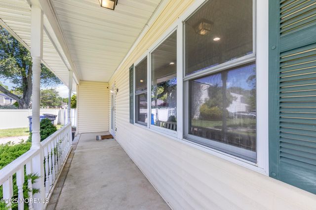 304 Pennington Court, Toms River, NJ 08753