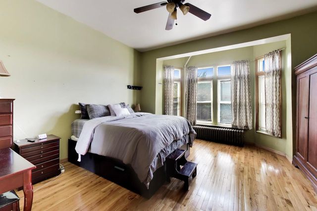 2252 W Warren Boulevard, Chicago, IL 60612
