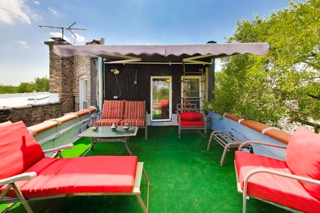 2252 W Warren Boulevard, Chicago, IL 60612