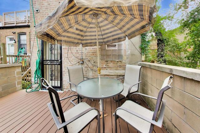 2252 W Warren Boulevard, Chicago, IL 60612