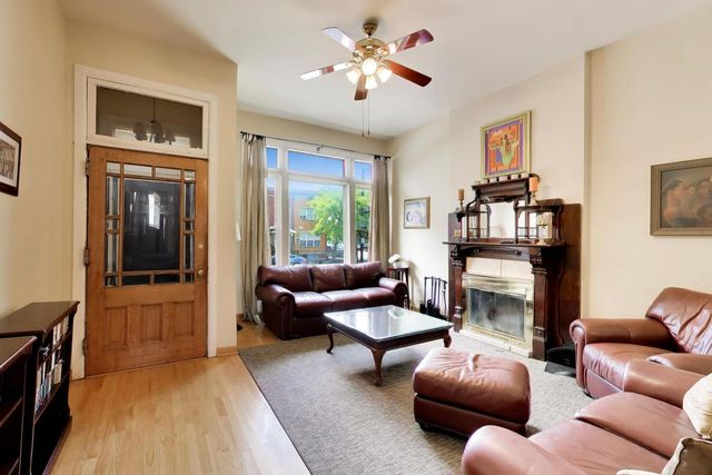 2252 W Warren Boulevard, Chicago, IL 60612
