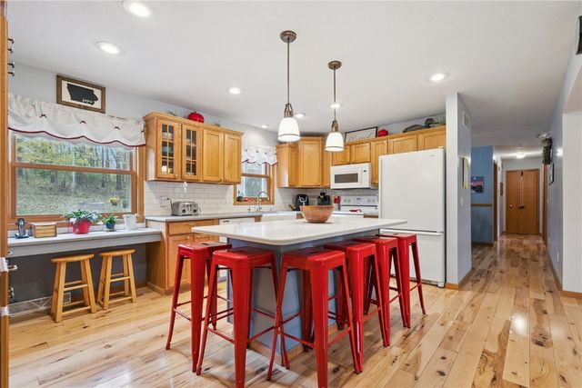 2886 Lynne Lane, Alburnett, IA 52202