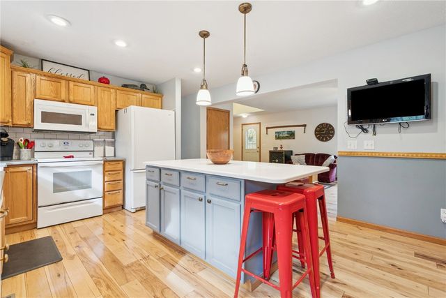 2886 Lynne Lane, Alburnett, IA 52202