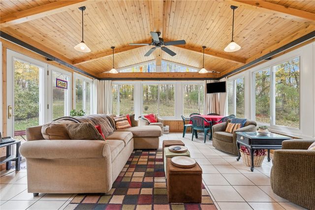 2886 Lynne Lane, Alburnett, IA 52202