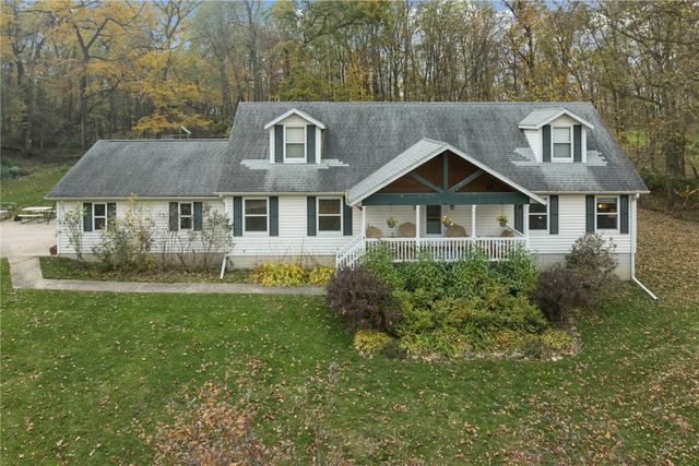 2886 Lynne Lane, Alburnett, IA 52202