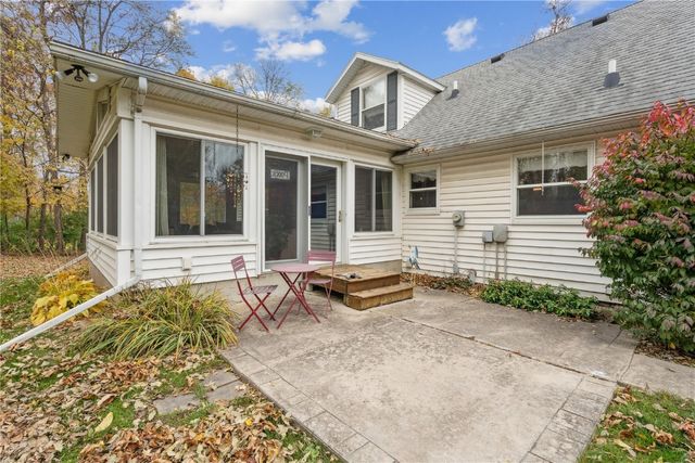 2886 Lynne Lane, Alburnett, IA 52202