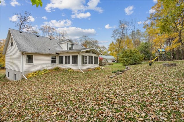 2886 Lynne Lane, Alburnett, IA 52202