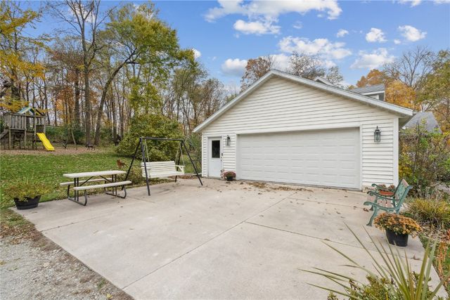 2886 Lynne Lane, Alburnett, IA 52202