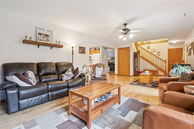 2886 Lynne Lane, Alburnett, IA 52202