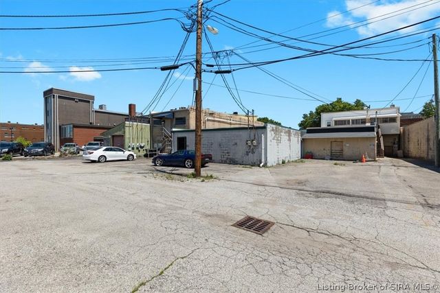 429 Spring Street, Jeffersonville, IN 47130
