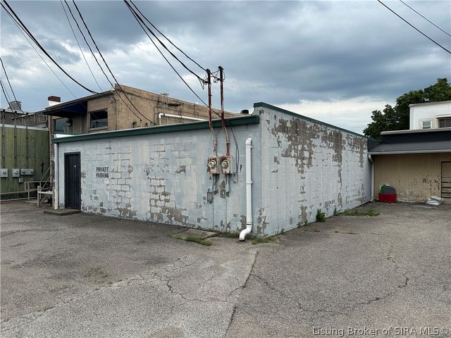 429 Spring Street, Jeffersonville, IN 47130