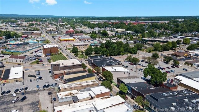 429 Spring Street, Jeffersonville, IN 47130