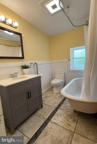 42 HOLLAND AVE, Ardmore, PA 19003