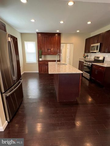 42 HOLLAND AVE, Ardmore, PA 19003