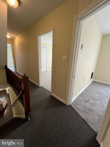 42 HOLLAND AVE, Ardmore, PA 19003