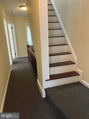 42 HOLLAND AVE, Ardmore, PA 19003