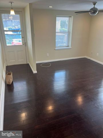 42 HOLLAND AVE, Ardmore, PA 19003