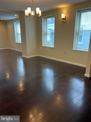 42 HOLLAND AVE, Ardmore, PA 19003