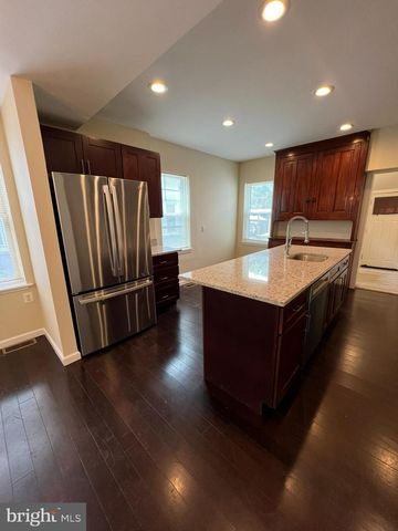 42 HOLLAND AVE, Ardmore, PA 19003