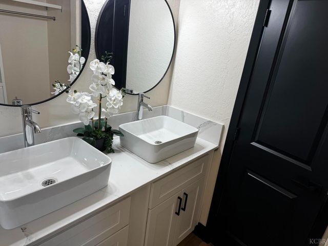 1704 N Giddings Street, Visalia, CA 93291