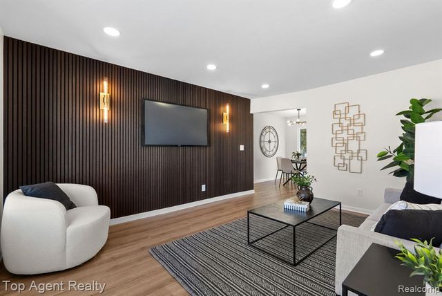 32151 Grandview Avenue, Westland, MI 48186