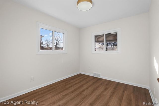 32151 Grandview Avenue, Westland, MI 48186