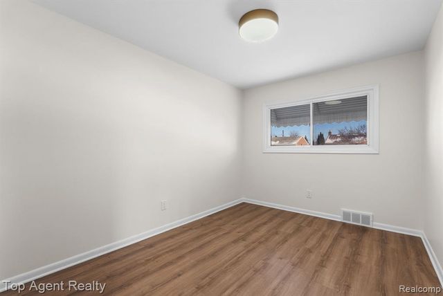 32151 Grandview Avenue, Westland, MI 48186