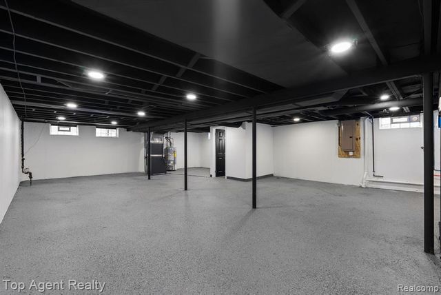 32151 Grandview Avenue, Westland, MI 48186