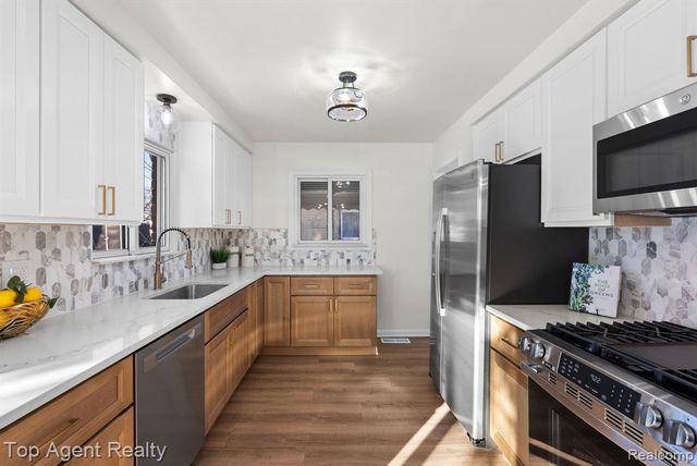 32151 Grandview Avenue, Westland, MI 48186