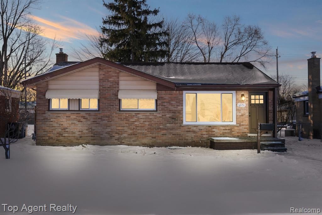 32151 Grandview Avenue, Westland, MI 48186