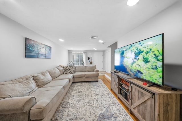 26 Vine St 26, Milford, MA 01757