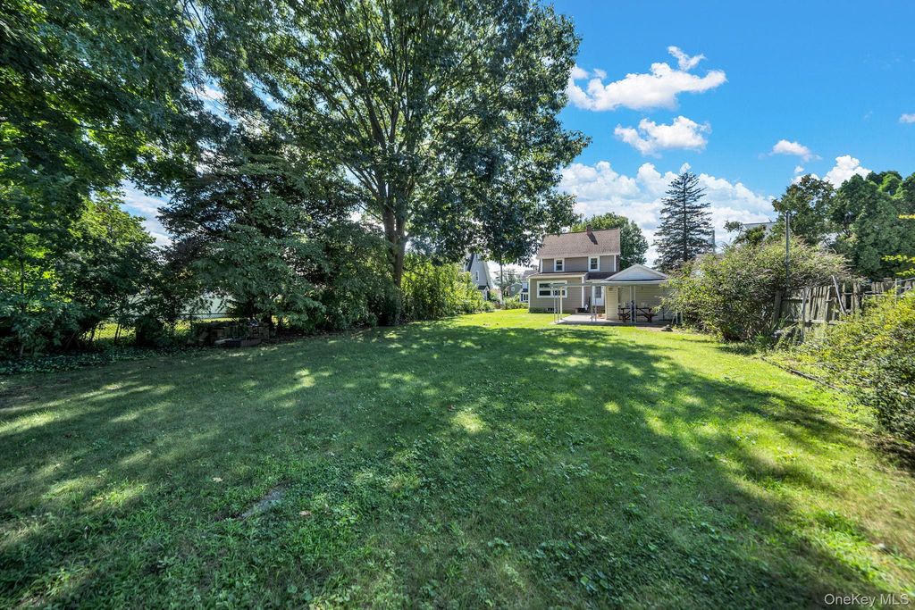 55 McKinley Avenue, Hicksville, NY 11801 — photo 5