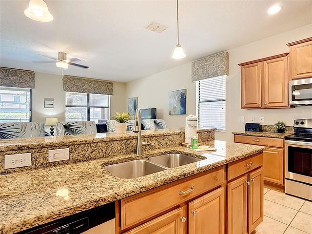 1442 MOON VALLEY DRIVE, Davenport, FL 33896