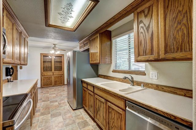 8467 Hidden Valley Cir, Fair Oaks, CA 95628