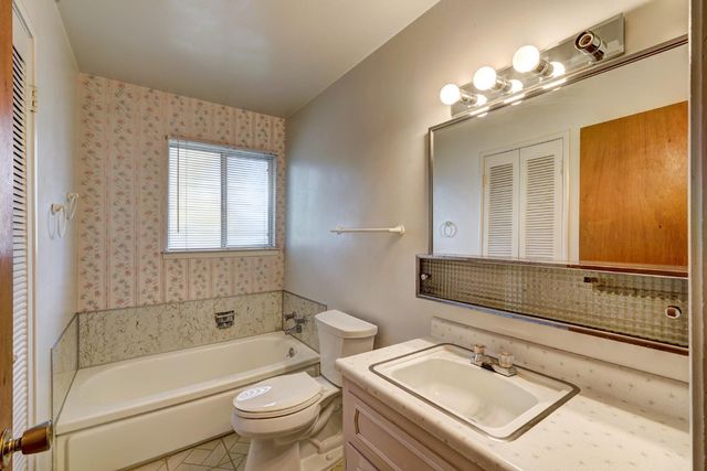 8467 Hidden Valley Cir, Fair Oaks, CA 95628