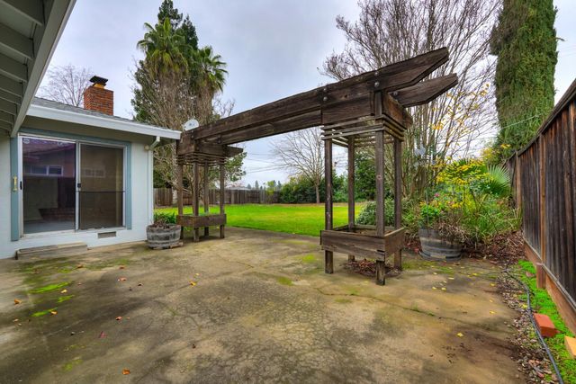 8467 Hidden Valley Cir, Fair Oaks, CA 95628