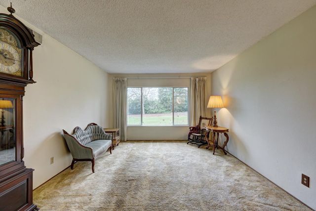 8467 Hidden Valley Cir, Fair Oaks, CA 95628