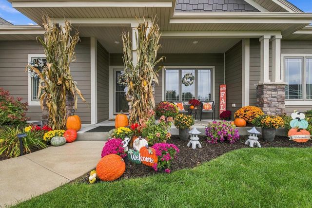 W208N16296 Renee WAY, Jackson, WI 53037