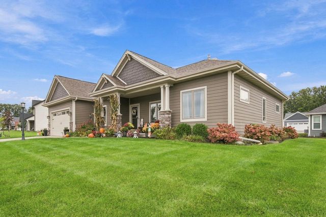 W208N16296 Renee WAY, Jackson, WI 53037