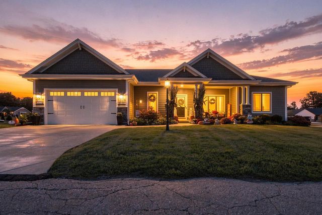 W208N16296 Renee WAY, Jackson, WI 53037