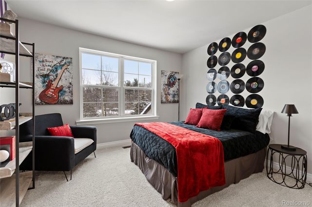 2239 Chase Drive 106, Hartland Township, MI 48855