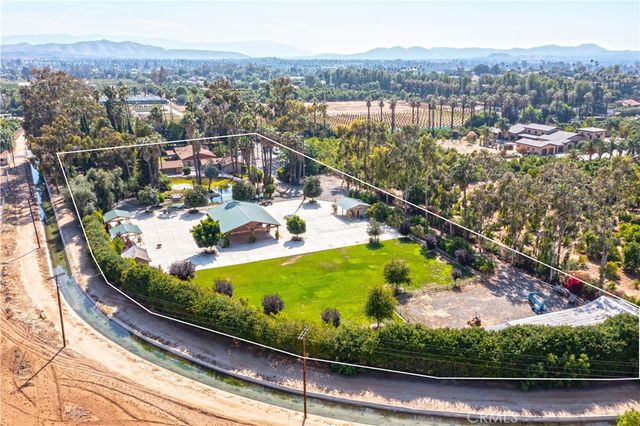 2083 Grace, Riverside, CA 92504