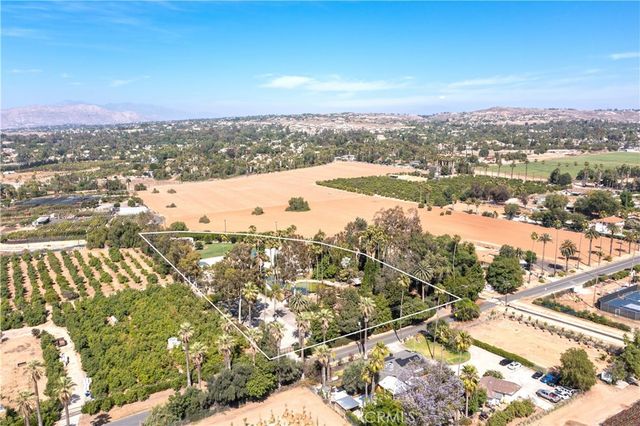 2083 Grace, Riverside, CA 92504