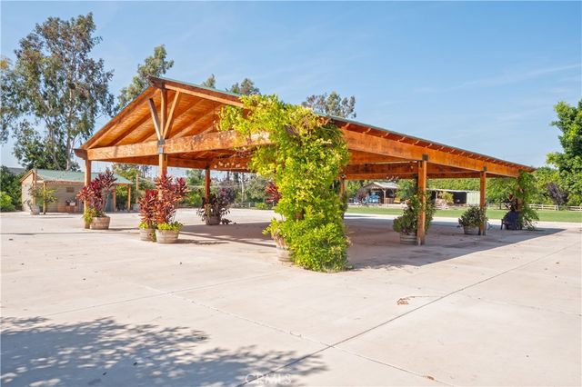 2083 Grace, Riverside, CA 92504