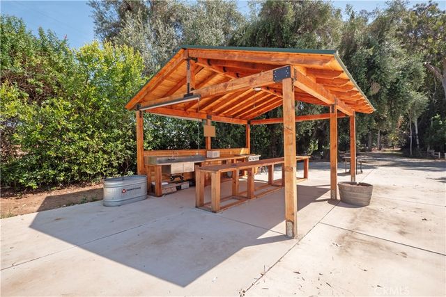 2083 Grace, Riverside, CA 92504